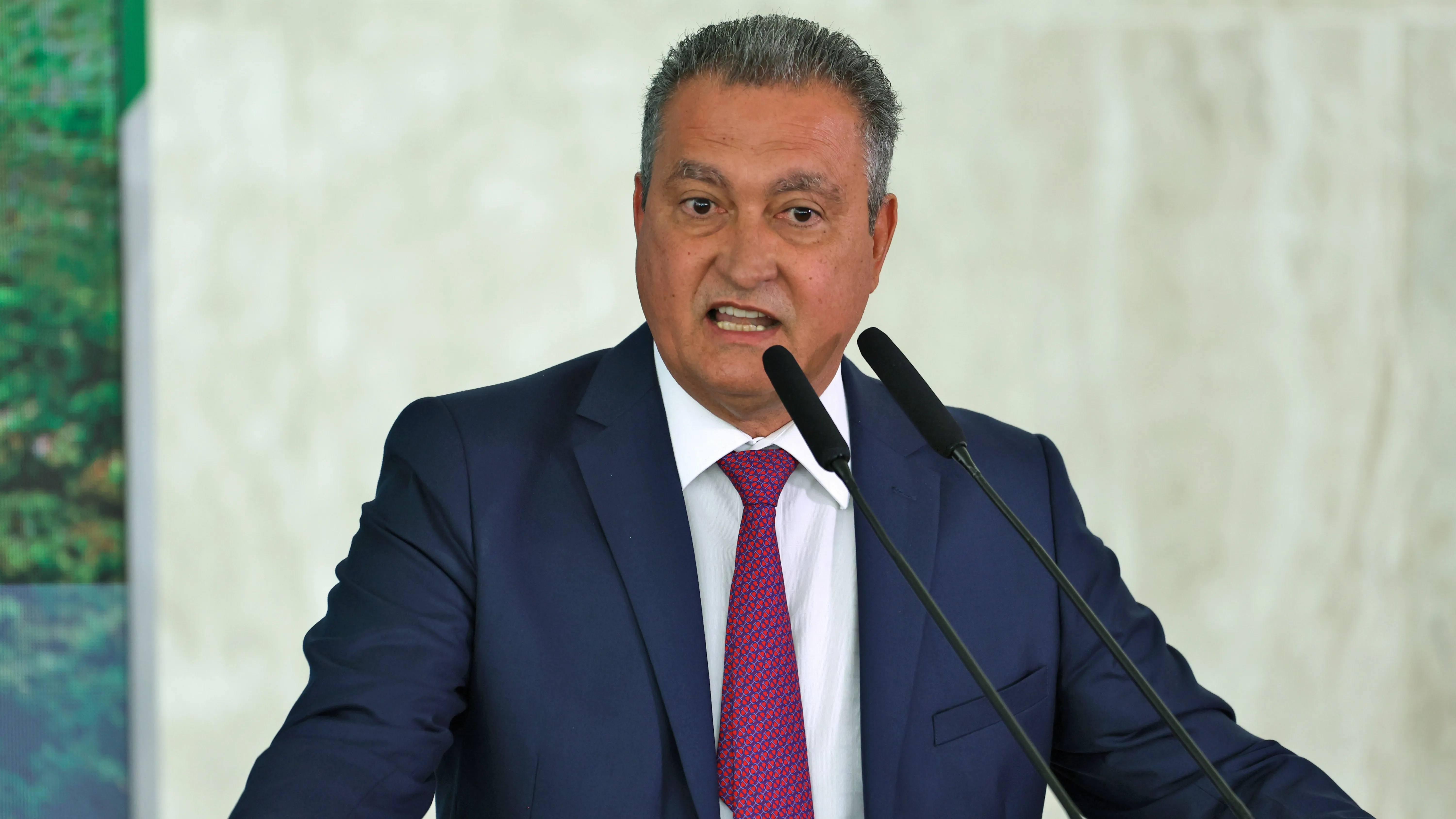 Caso dos respiradores: Dino envia ao STJ investigação contra Rui Costa