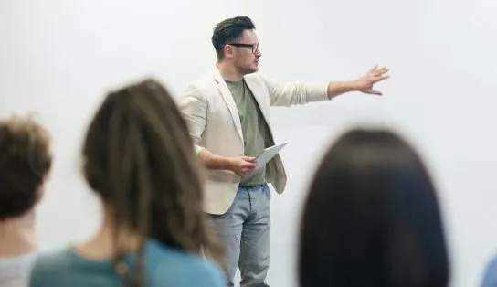 Novo concurso para professor e coordenador pedagógico da rede estadual é anunciado 