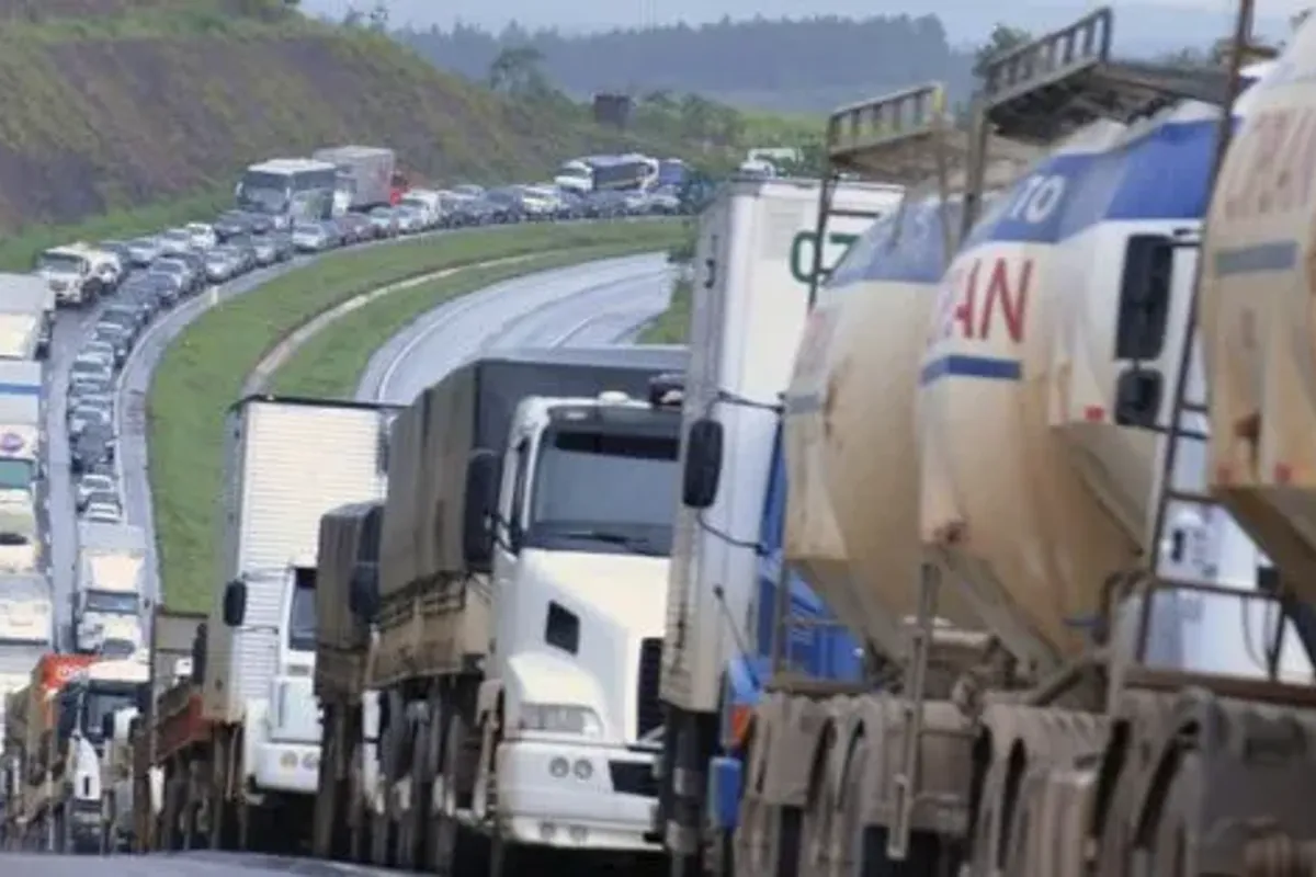 Paralisa&ccedil;&atilde;o de caminhoneiros. Foto: Reprodu&ccedil;&atilde;o | Ag&ecirc;ncia Brasil