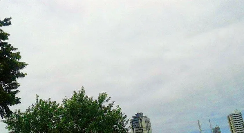 Verão começa hoje com tempo nublado e clima fresco; veja previsão completa