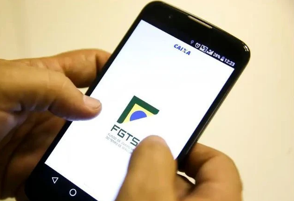 A consulta pode ser feita no site ou aplicativo oficial do FGTS. Foto: Agência Brasil