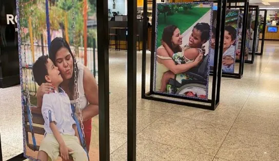 Mãe de Vênus: exposição fotográfica homenageia mães de autistas em Salvador