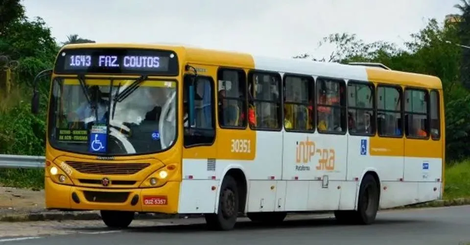 Tiroteios na madrugada causam alteração no trajeto de ônibus em dois bairros nesta quinta (10)