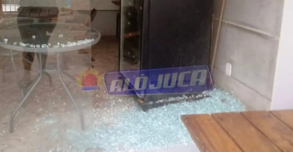 Pizzaria é invadida durante a madrugada desta quinta (27), no bairro da Pituba