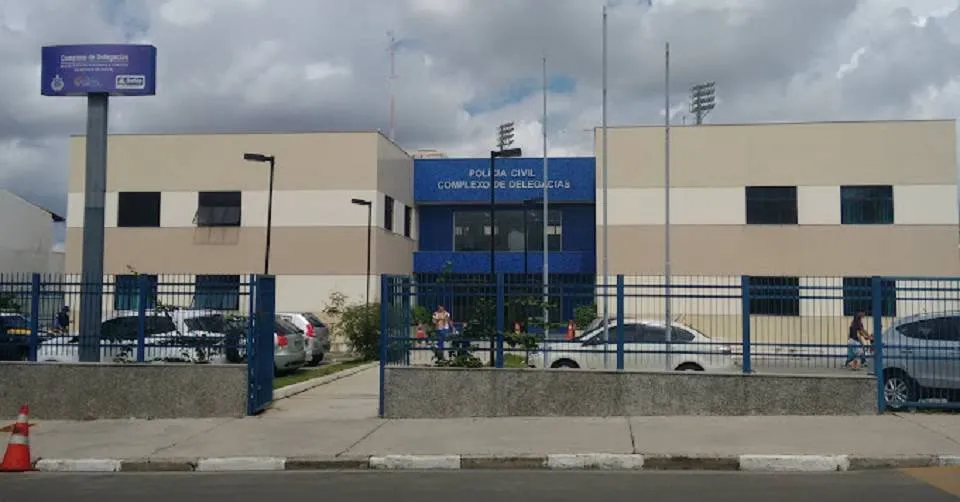 Capitão da PM e mais um homem são presos suspeitos de extorquir comerciante na Bahia