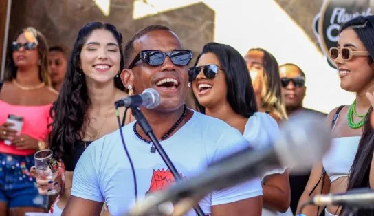 Banda Flavinho e a Casamba faz quatro horas de show no Mahi Mahi, em Salvador; ingressos à venda