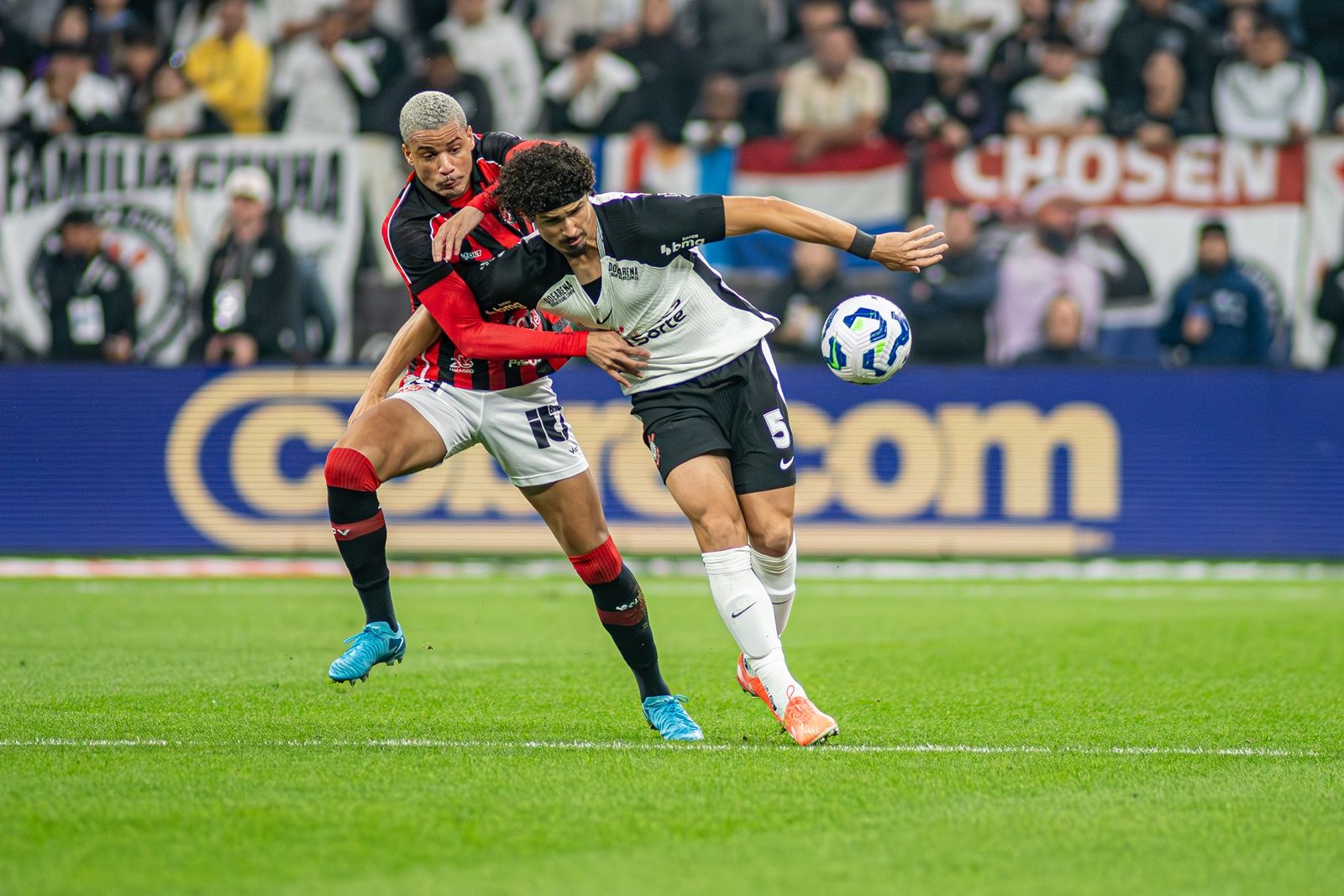 Vitória segura pressão do Corinthians, mas também perde chances | Foto: Victor Ferreira/EC Vitória