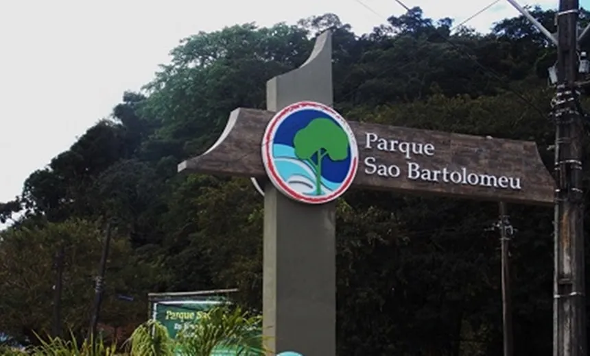 Durante visita ao Parque São Bartolomeu, estudantes e funcionários de escola foram assaltados