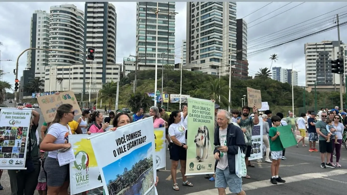 Manifestantes protestam contra mudanças em proteção ambiental em Jaguaribe