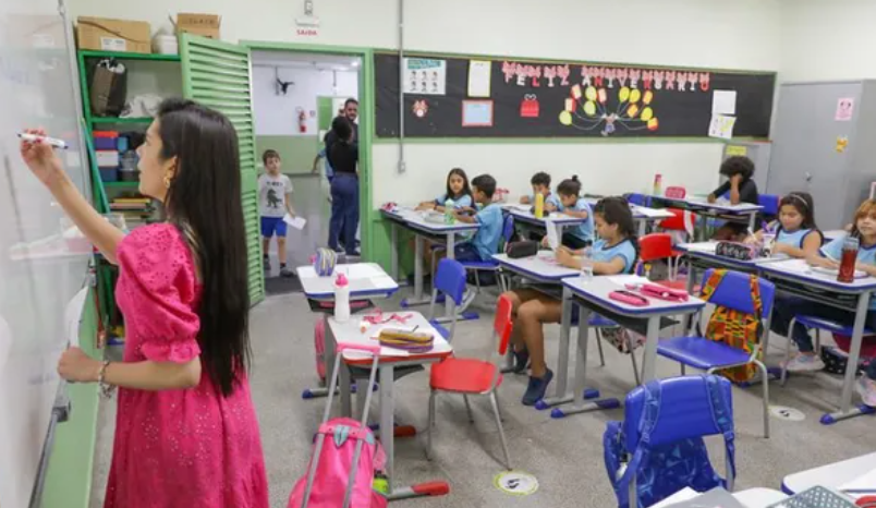 Professores da rede particular da Bahia mantiveram o estado de greve durante assembleia do Sinpro-BA 