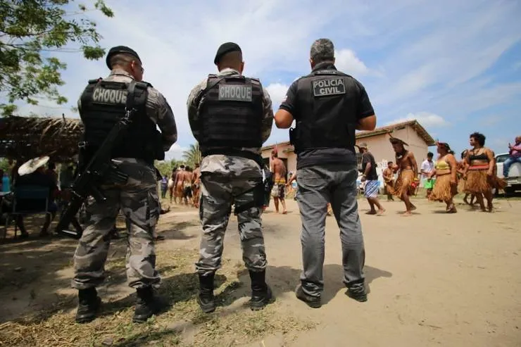 Fazendeiros são presos, suspeitos de ferir cacique e matar mulher indígena na Bahia