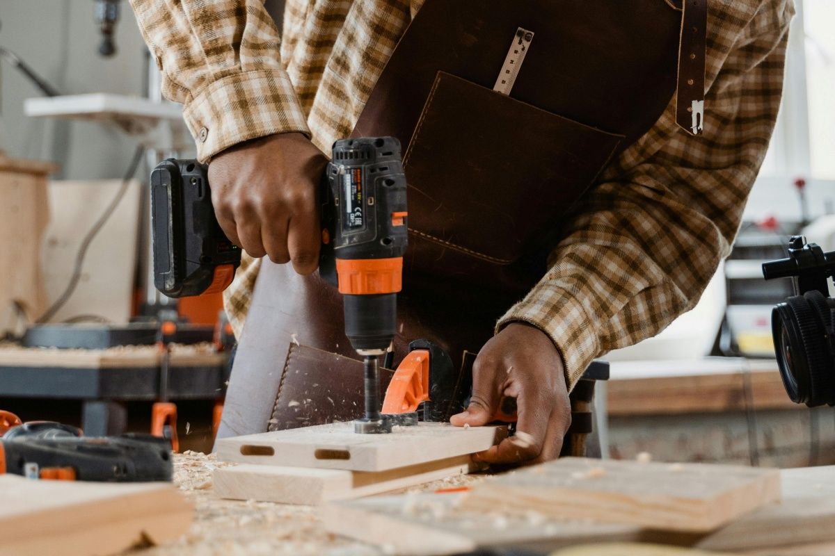 Entre as opções de vagas de emprego desta terça estão carpinteiro, vigilante, pedreiro, telemarketing e cozinheiro. Foto: Ilustrativa/Pexels