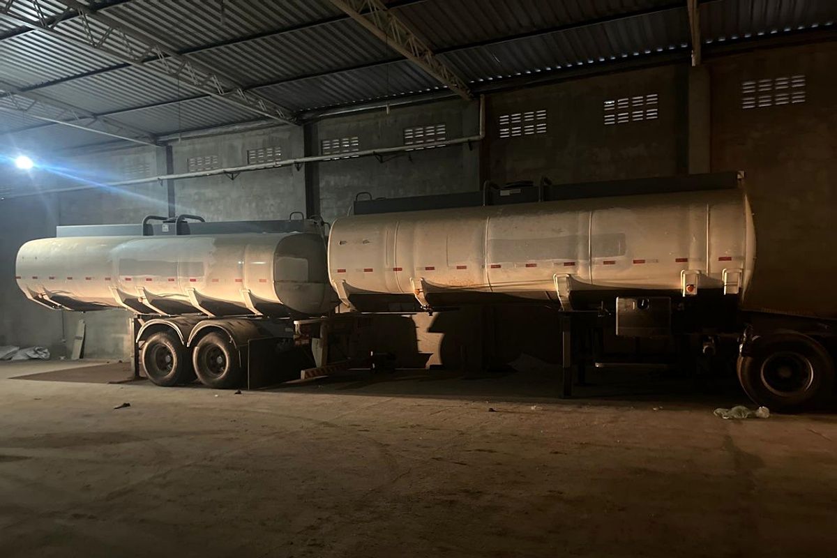 A a&ccedil;&atilde;o conjunta das policiais na Bahia encontrou a base de uma quadrilha especializada em roubo de caminh&otilde;es em cidades no norte e tamb&eacute;m de Pernambuco. Foto: SSP-BA