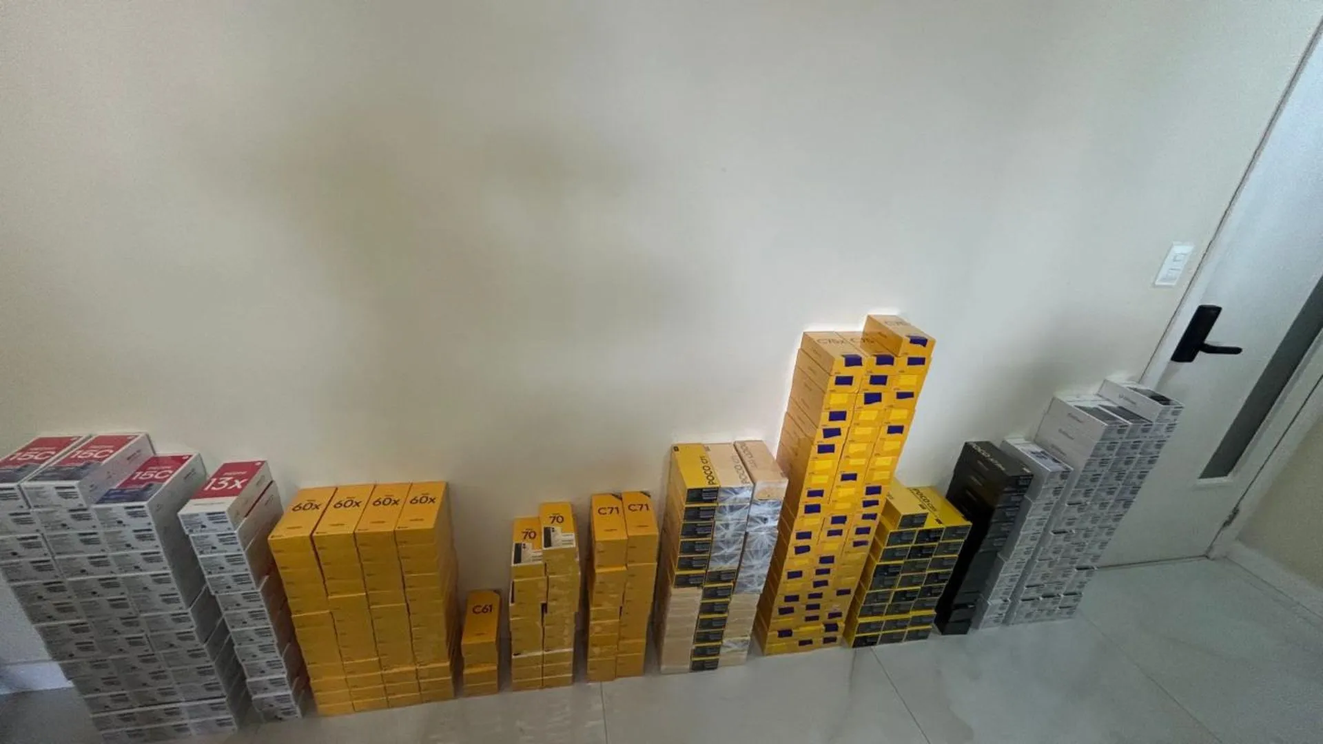 PF bloqueia R$ 45 milhões por comércio irregular de eletrônicos em Salvador