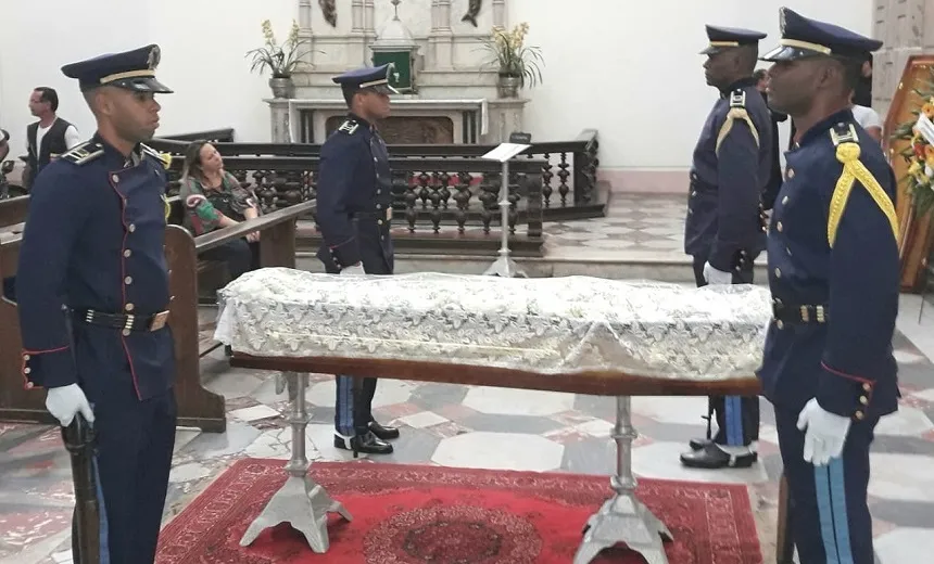 “Ele foi um exemplo de homem público”, disse Roberto Santos no velório de Waldir Pires