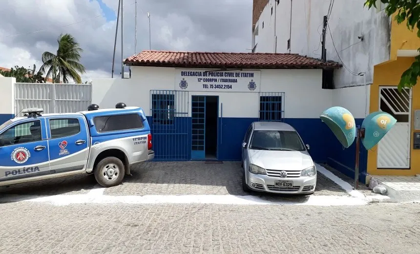 FLAGRANTE: Duas pessoas são presas por roubo e aliciamento de menores em interior baiano