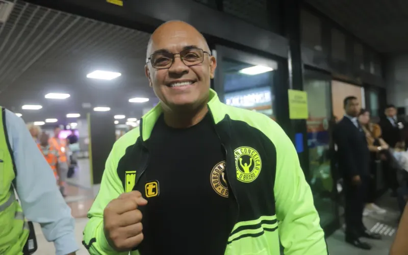 O treinador Luiz D&oacute;rea &eacute; conhecido por trabalhar fundamentos cl&aacute;ssicos do boxe, priorizando defesa, movimenta&ccedil;&atilde;o e golpes precisos, estrat&eacute;gia que pode favorecer Davi contra um oponente mais experiente/Foto: Mila Souza