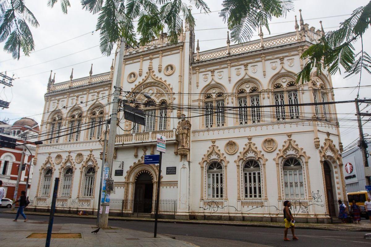 O Sarau Literário acontece no Gabinete Português, na Piedade. Foto: Amanda Oliveira