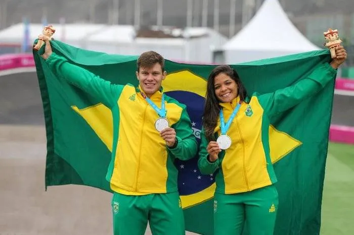 Paola Reis é esperança brasileira de ouro inédito no BMX para os Jogos de Santiago 2023
