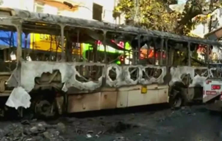 Ônibus voltam a circular em São Marcos após veículo ter sido incendiado