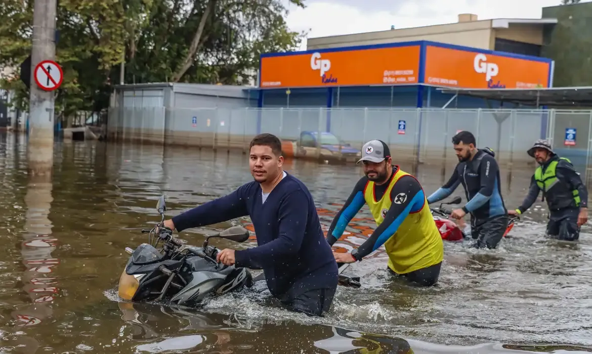 Após enchentes, Rio Grande do Sul confirma mais duas mortes por leptospirose