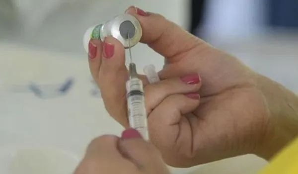 Treze mil crianças não retornaram aos postos para tomar segunda dose da vacina contra influenza em Salvador 