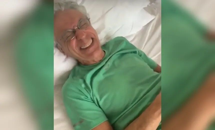 Caetano Veloso ironiza entrevista em inglês de Eduardo Bolsonaro: "Genial"