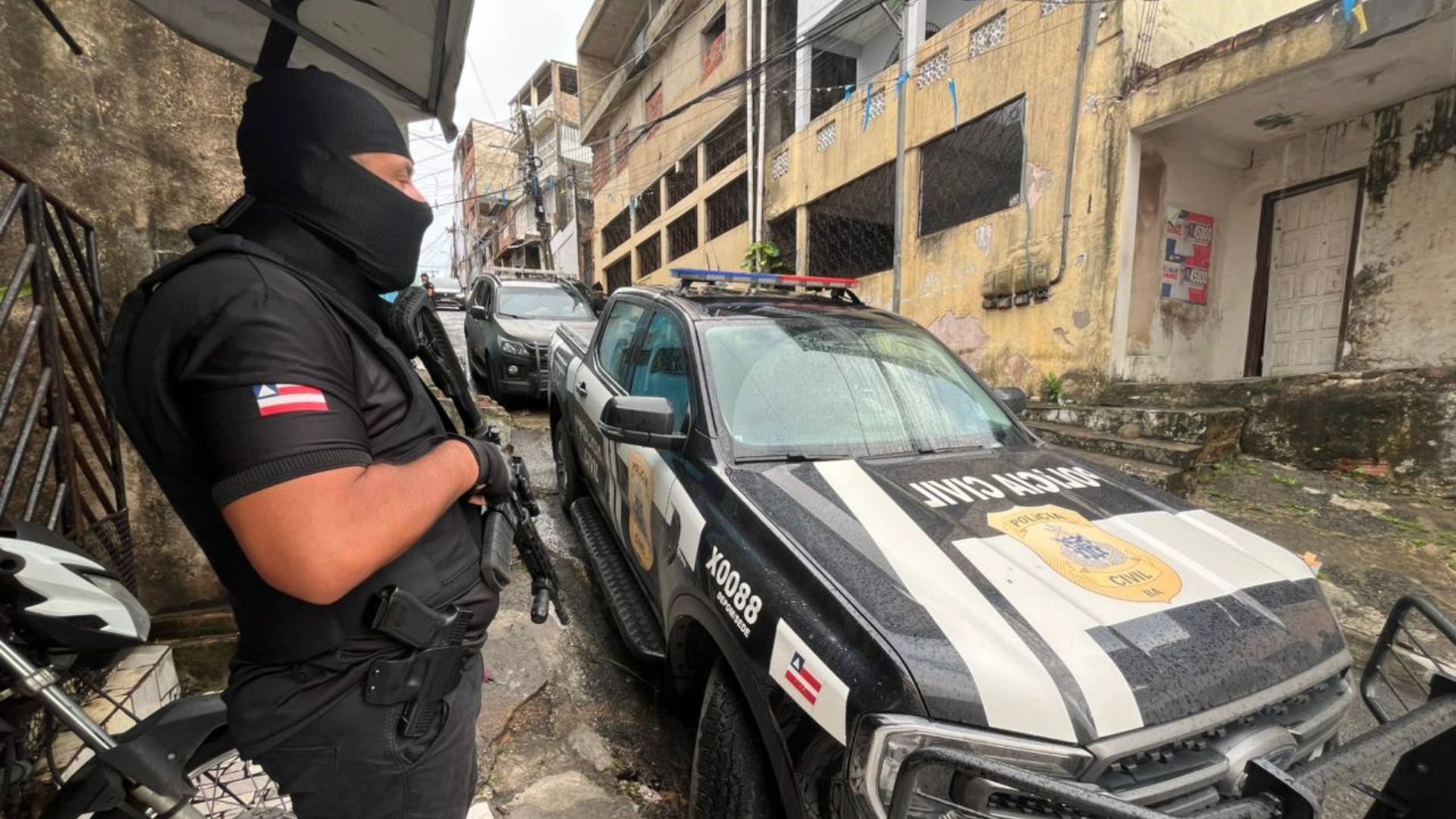 Suspeitos de roubos na Orla de Salvador s&atilde;o investigados. Foto: Ascom PC