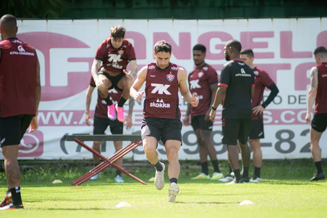 Foto De Arquivo De Treino Do Elenco Do Vit&oacute;ria No Gramado Sob O Comando Da Comiss&atilde;o T&eacute;cnica Cr&eacute;dito Victor Ferreira  Ec Vit&oacute;ria