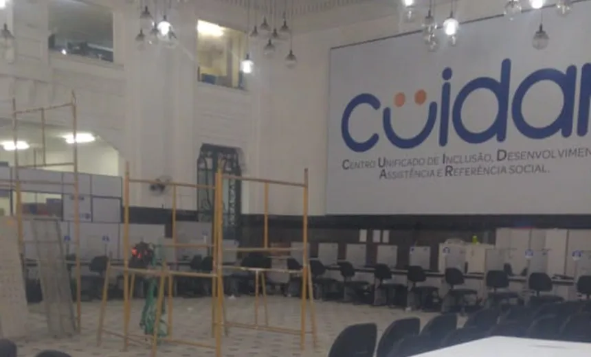 Teto de órgão da prefeitura desaba e atinge duas pessoas no Comércio