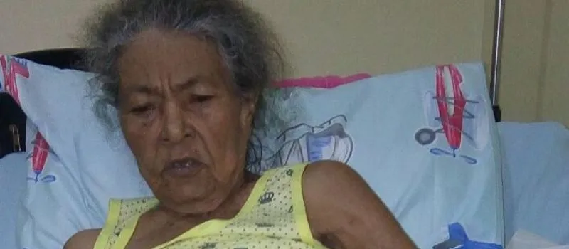 DESCASO E SOFRIMENTO: Idosa de 73 anos sofre há 39 dias internada no Hospital de Simões Filho