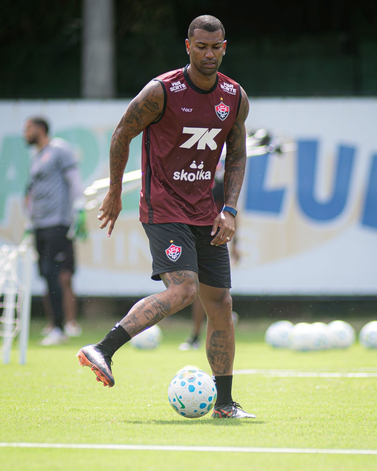 Novo refor&ccedil;o do Vit&oacute;ria vindo por empr&eacute;stimo, o volante Walace, baiano, foi campe&atilde;o com a Sele&ccedil;&atilde;o Brasileira em 2016 . Foto: Victor Ferreira/EC Vit&oacute;ria