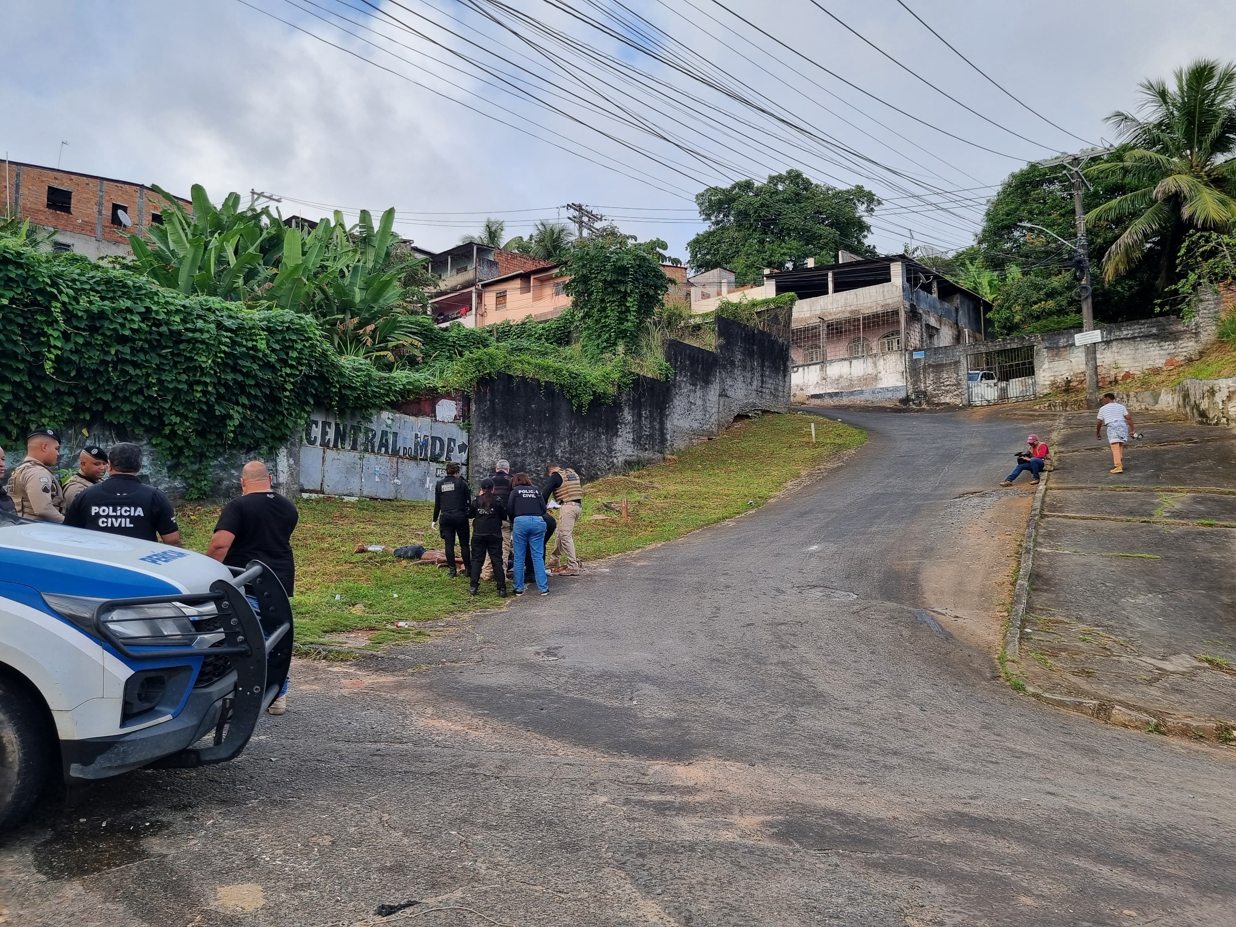 Triplo homicídio em Salvador. Foto: Lorena Dias / TV Aratu 