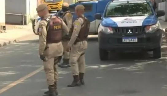 Protesto por jovem supostamente sequestrado pela PM tem confusão após Rondesp chegar com truculência em Salvador; assista 