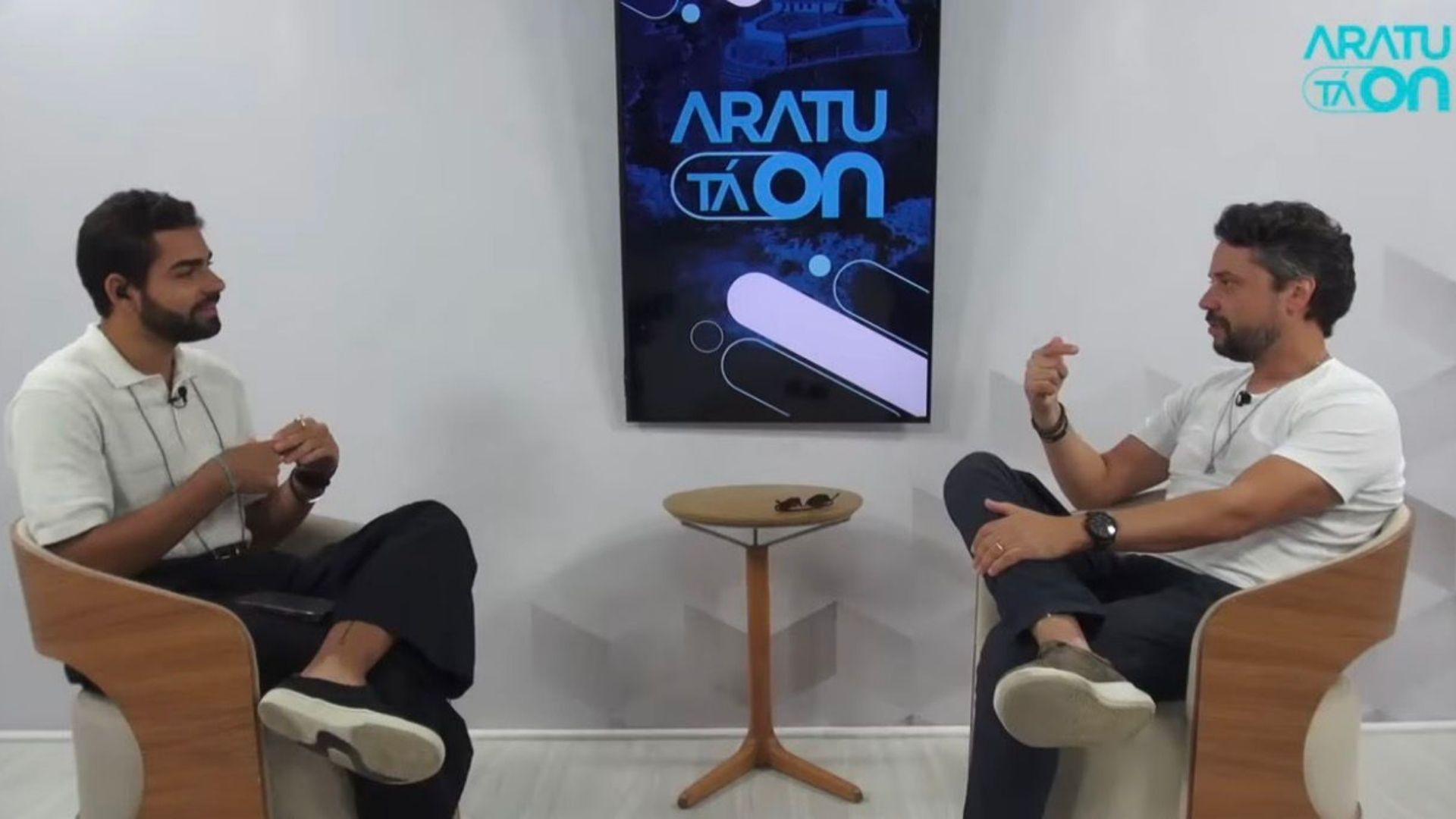 Pol&ecirc;mica: Siga Pedro se posiciona contra o uso da express&atilde;o 'l&aacute; ele'