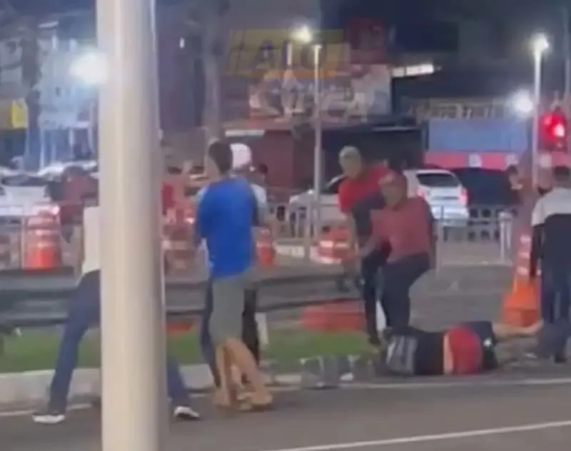 VÍDEO: jovem tem braço quebrado por homens em festa de São João na Bahia 