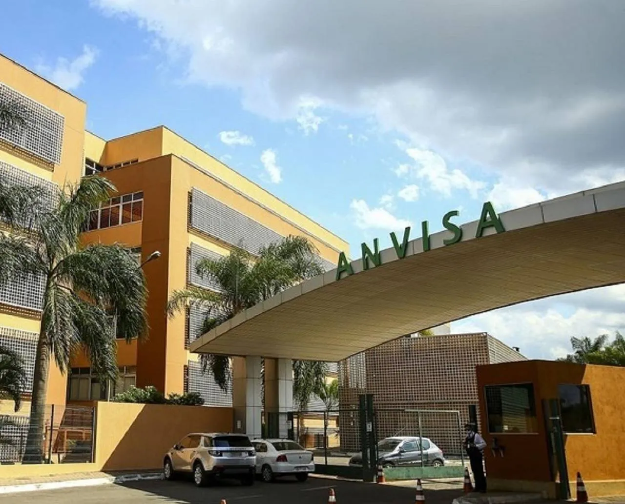 Anvisa suspende fabricação e venda de produtos alimentícios; saiba quais