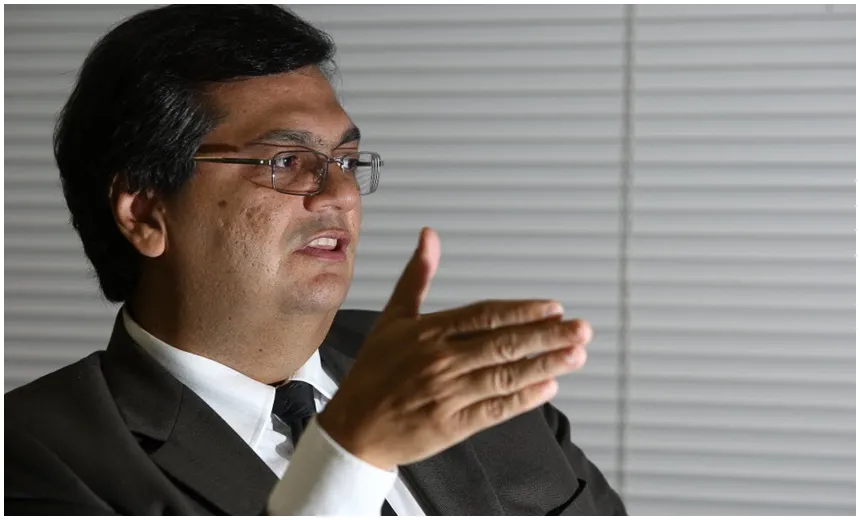 "Ser o pior governador na visão de Bolsonaro é uma honraria", rebate Flávio Dino