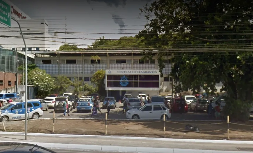 Briga termina com barraco incendiado em Pernambués