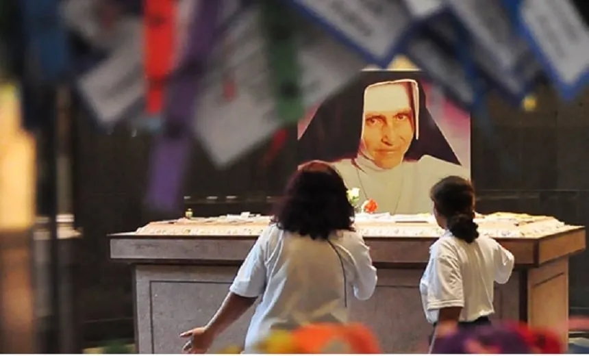 Missa solene e caminhada marcam homenagens à Bem-Aventurada Dulce dos Pobres no final de semana