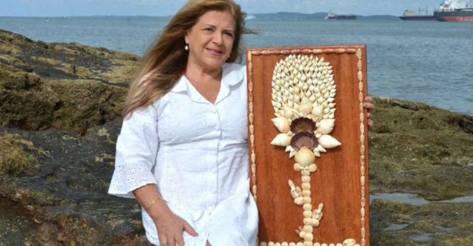 Arte que vem do mar: com conchas e búzios, obras de artista baiana são destaques de painéis em Salvador