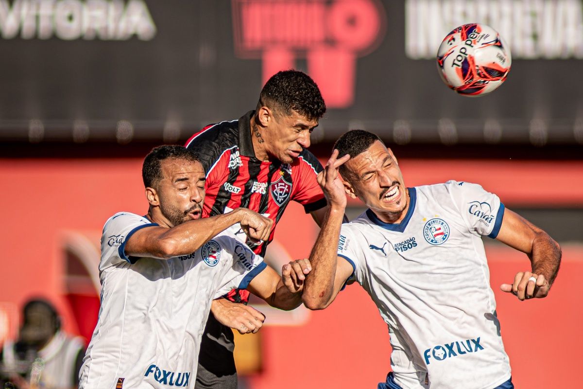 Bahia x Vit&oacute;ria definem o t&iacute;tulo estadual de 2026 neste s&aacute;bado; confira onde assistir &agrave; final do Campeonato Baiano. Foto: Victor Ferreira/EC Vit&oacute;ria