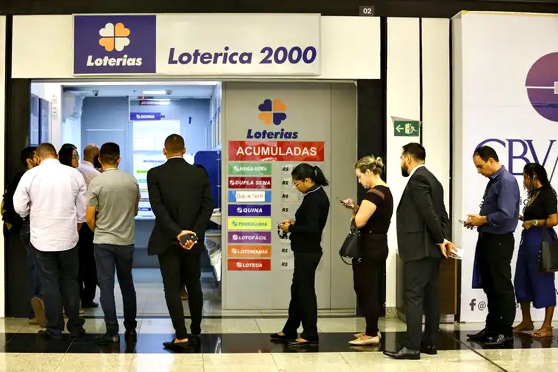 As apostas de Mega-Sena, Quina e Lotofácil podem ser feitas em Casas Lotéricas ou pela Internet. Foto: Arquivo/Agência Brasil