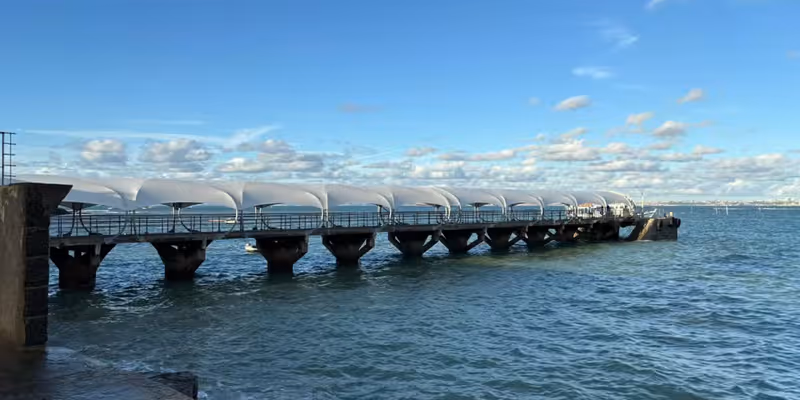 Especialistas em engenharia naval alertam que a falta de manutenção contínua em terminais marítimos pode gerar riscos estruturais graves, comprometendo não só a operação, mas também a segurança dos usuários/Foto: Filipe Costa