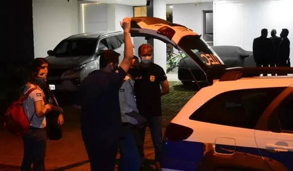 Adolescente suspeita de matar amiga de 14 anos com tiro acidental não comparece à reconstituição do crime