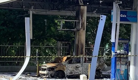 Cilindro de gás natural explode durante abastecimento de carro deixando funcionários feridos em posto de combustíveis de Salvador