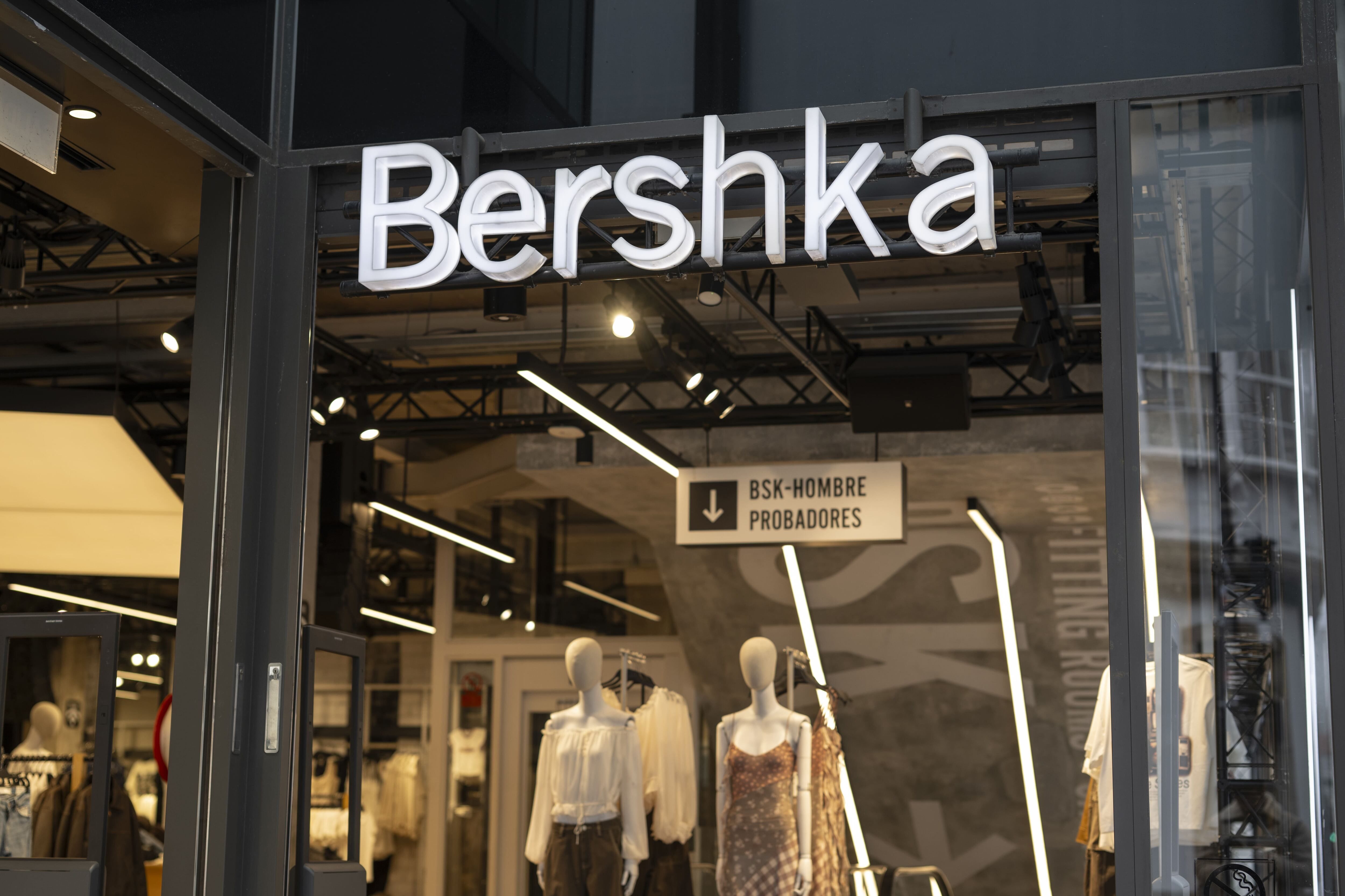 Dialogando com a cultura pop, o streetwear e a contemporaneidade, a Bershka, do mesmo grupo da Zara, se prepara para iniciar sua opera&ccedil;&atilde;o no Brasil. | Foto: Divulga&ccedil;&atilde;o