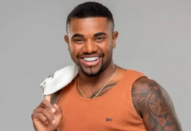 Davi Brito revela que está procurando namorada: “Hoje em dia está difícil”