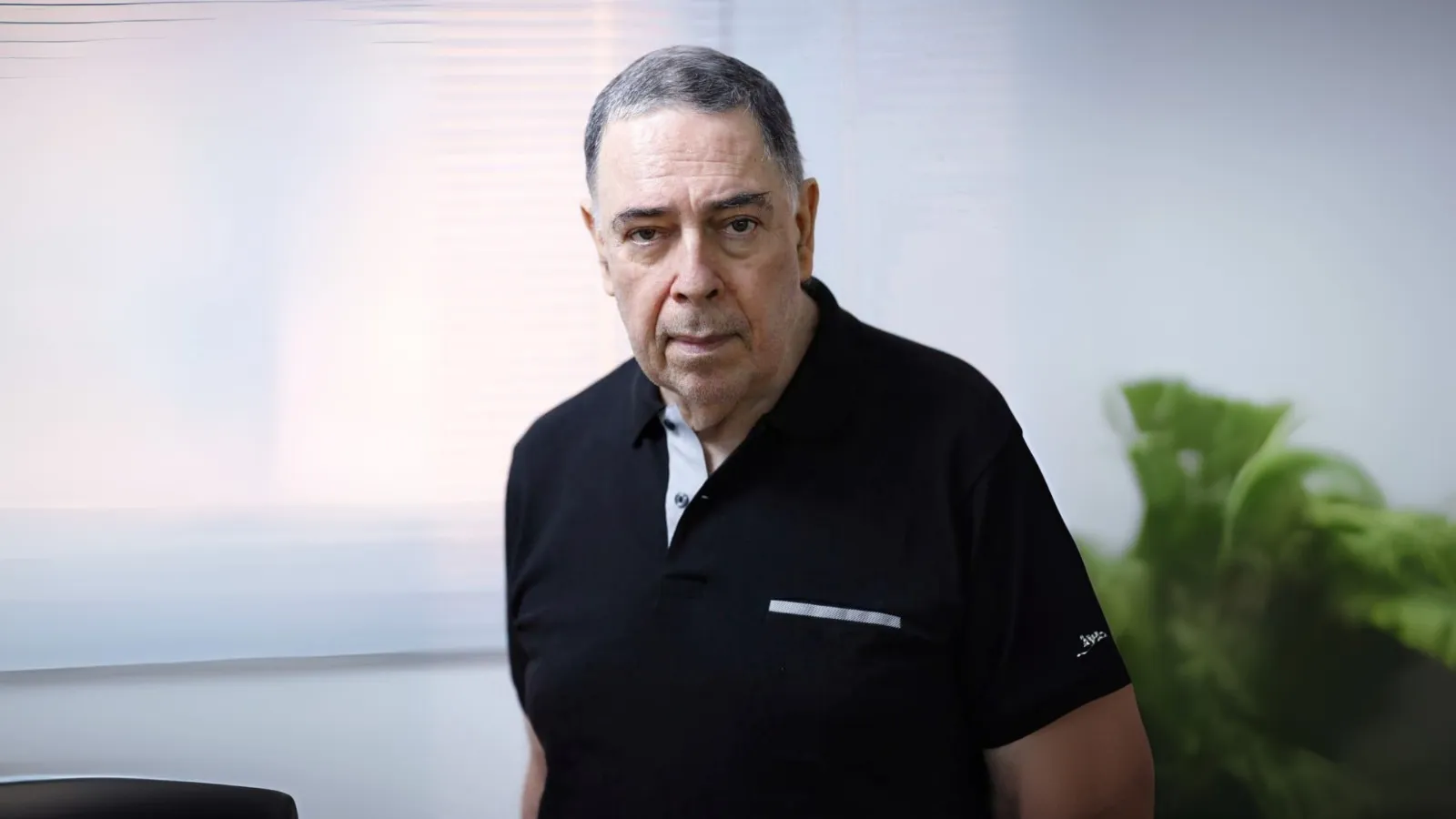 Mario Kertész se emociona ao anunciar morte de Silvio Roberto Coelho