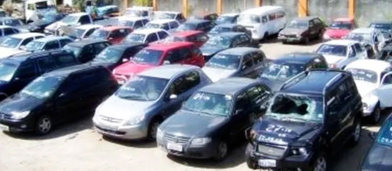 OPORTUNIDADE: Com lances a partir de R$ 100, Transalvador realiza leilão de veículos